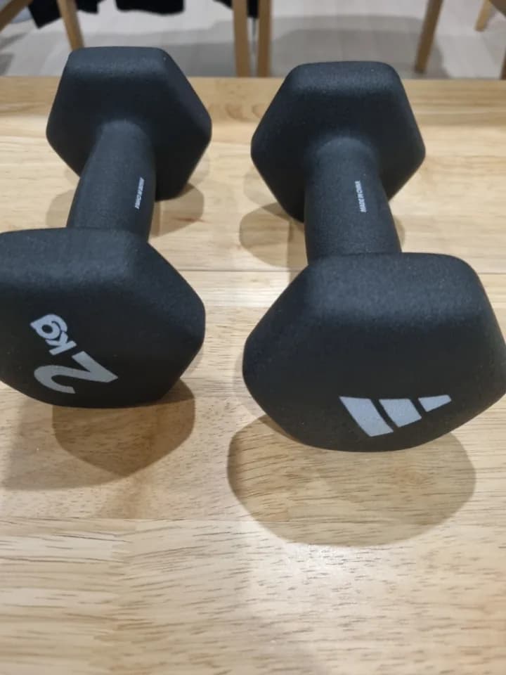 아디다스 육각 아령 2kg ~ 5kg 덤벨 (홈트 홈트레이닝 근력 운동 기구) 리뷰 이미지